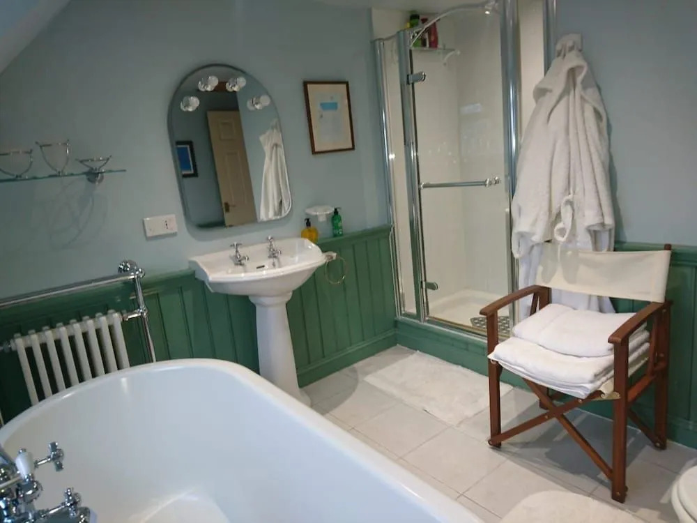 Hayleaze Bed & Breakfast