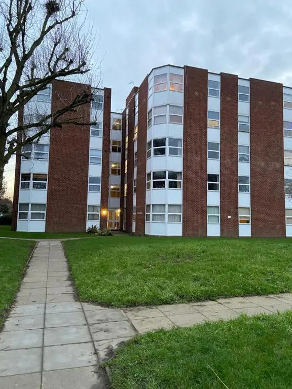 2 double bedroom flat