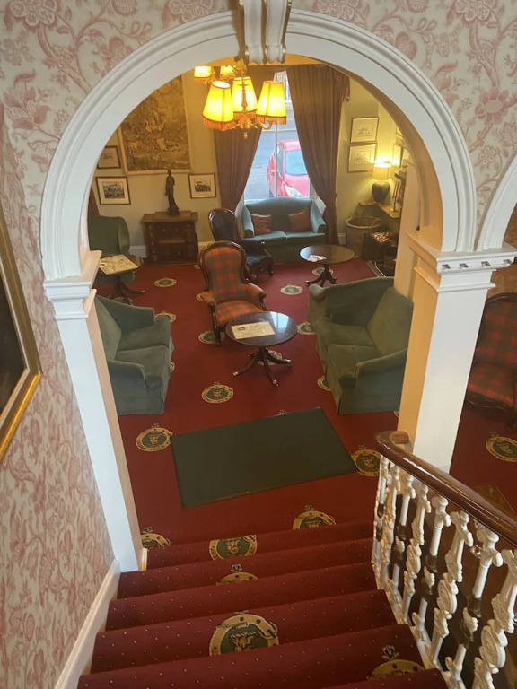 Lovat Arms Hotel