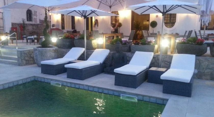 Dolphin Suites