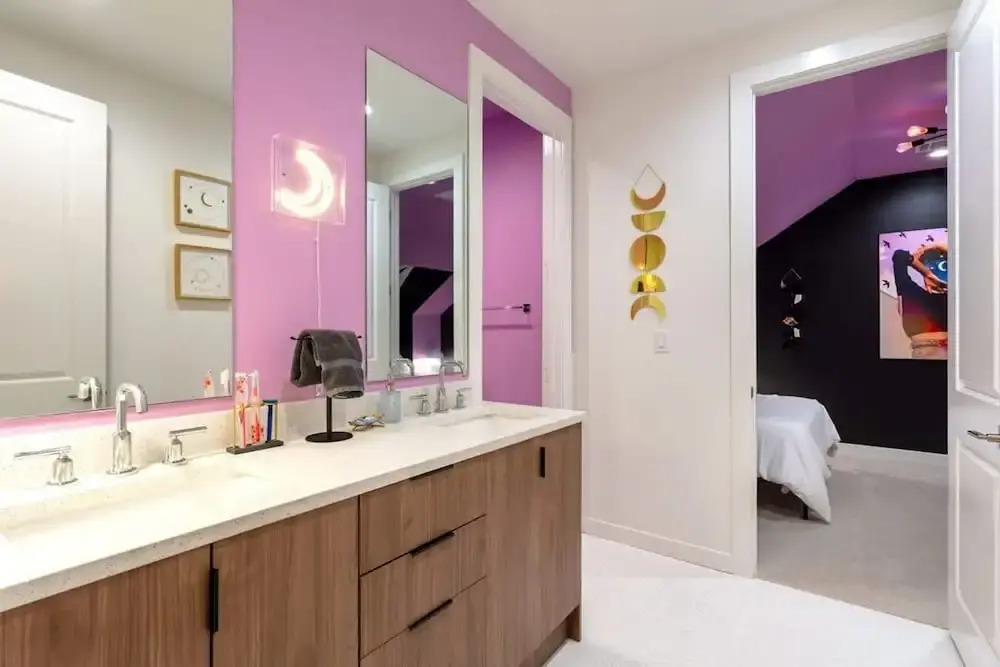 Stylish Clubhouse Retreat w/ Hot Tub Near Downtown
