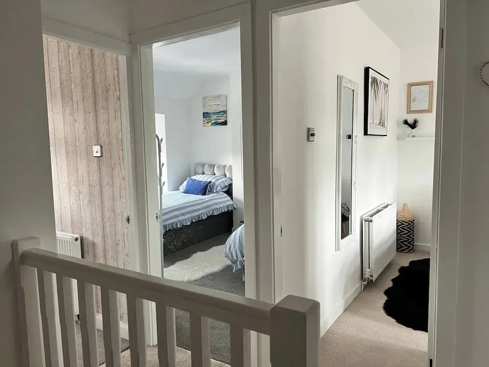 Staysolihull, Large Spacious Corner House,