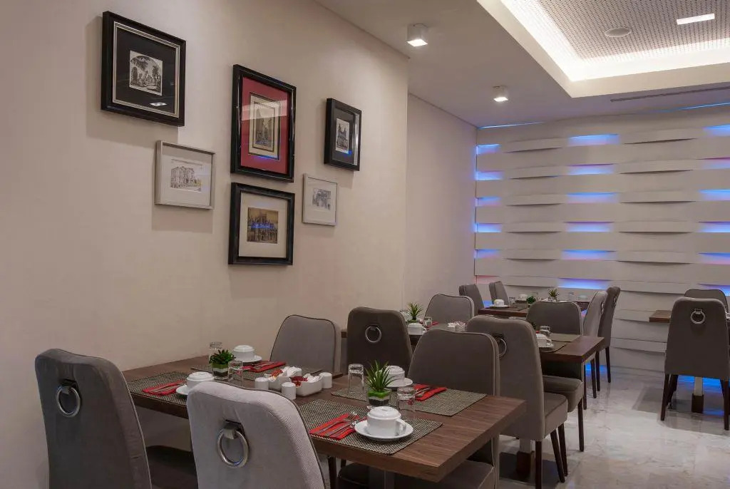 The 7 Hotel, Suites, Studios & Apartments