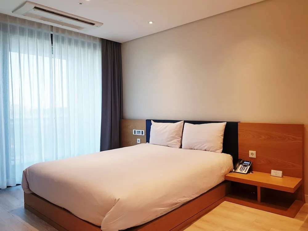 Jeju Attirance Hotel & poolvilla