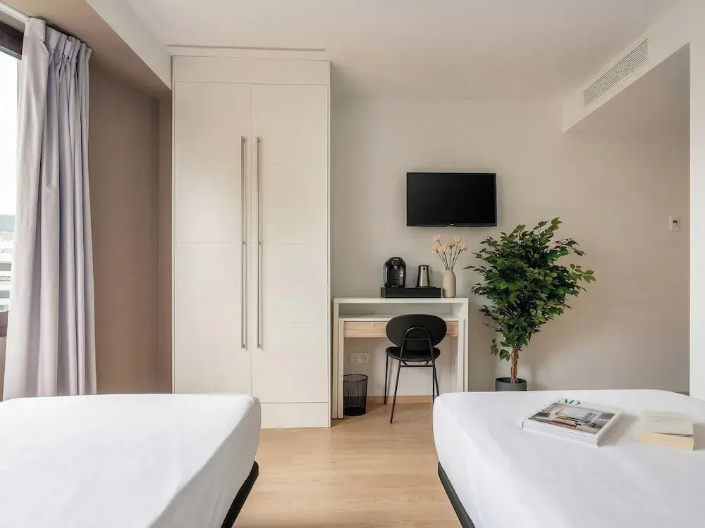 Limehome Barcelona Carrer de Fontcoberta - Digital Access