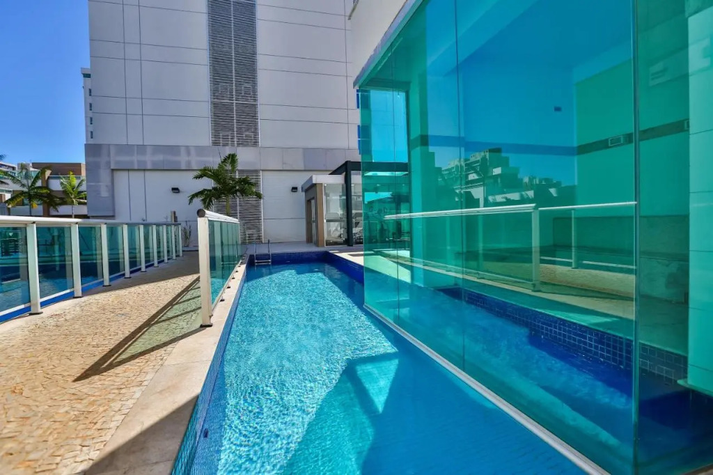 Jade Hotel