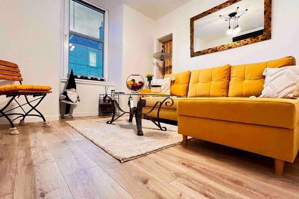 1-bed Apartment Sleeps 2 -free Parking -wifi & Tv