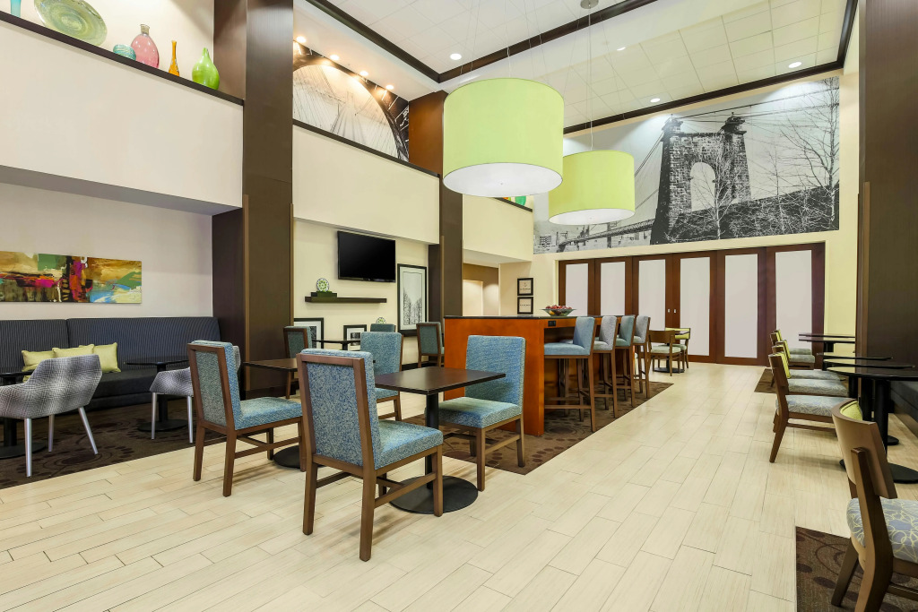 Hampton Inn & Suites Wheeling-The Highlands