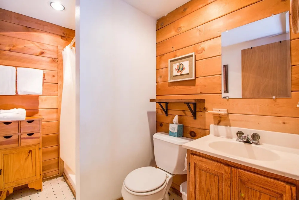 Cluster Cabin 12