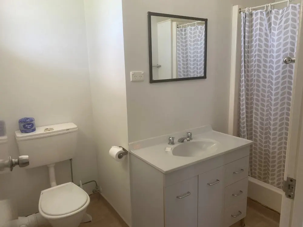 Tin Can Bay Budget Accommodation - Hostel