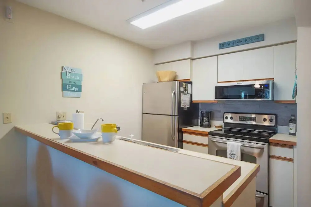 Bay Breezes At Hideaway Bay! Waterfront, Free Kayaks, Golf Cart 2 Bedroom Condo by Redawning