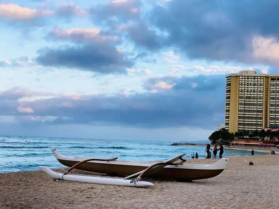 Luxury 2beds,2baths, free parking at Waikiki Beach