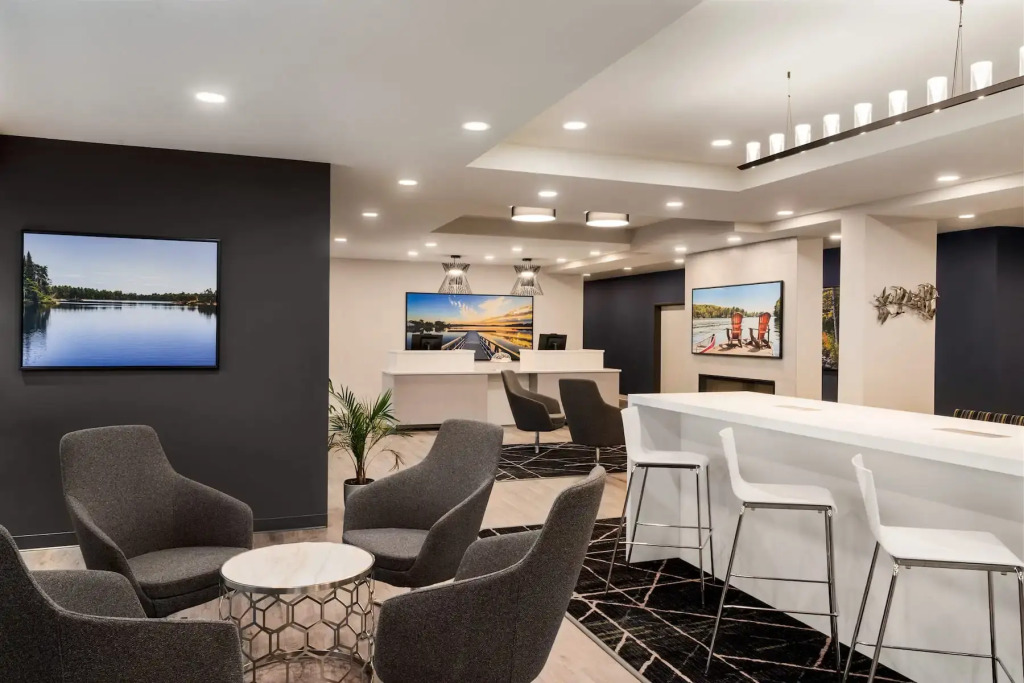 Microtel Inn & Suites by Wyndham Boisbriand