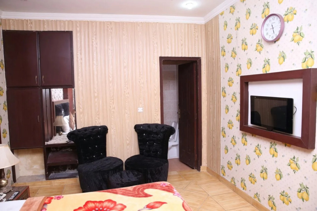 Family Hotel Davis Road Lahore