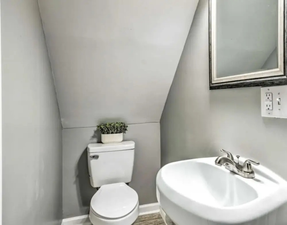 Urban Chic Townhome Near Downtown