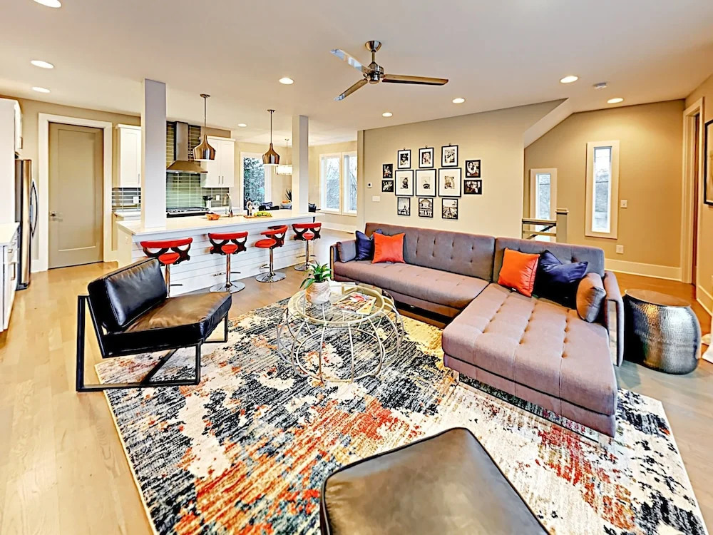 1011A 12th Ave North - 3 Br Townhouse
