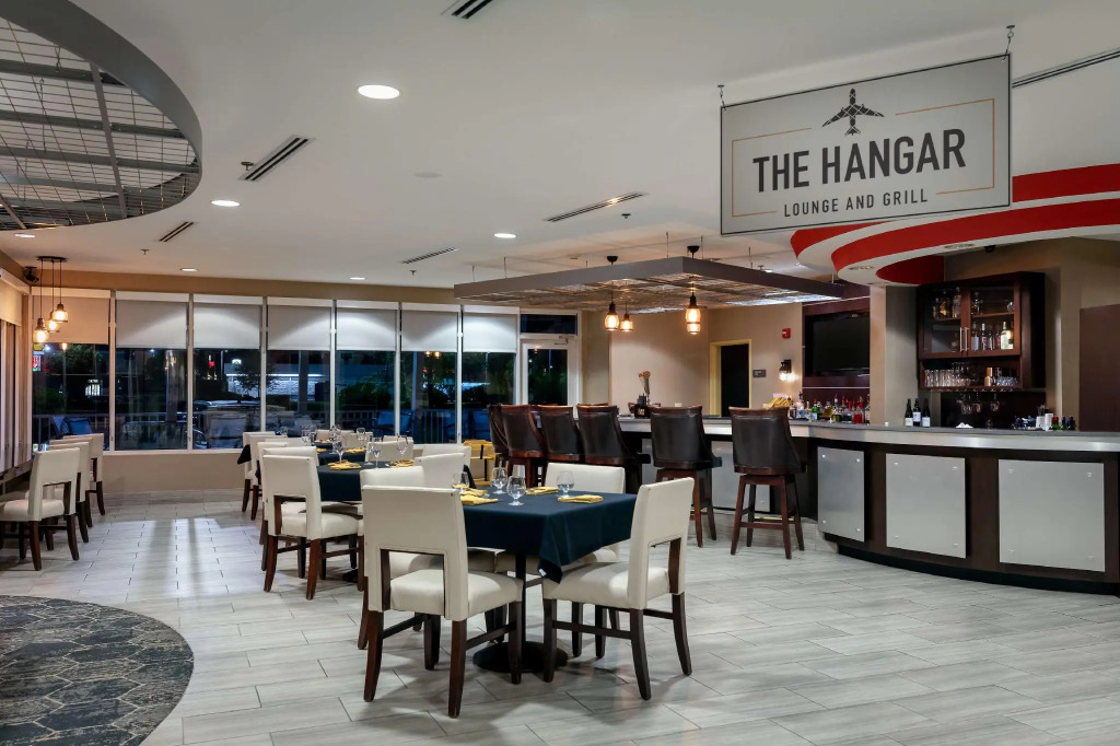 DoubleTree by Hilton Hotel Savannah Airport