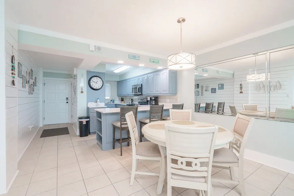 Sea La Vie Oceanfront Condo With Balcony