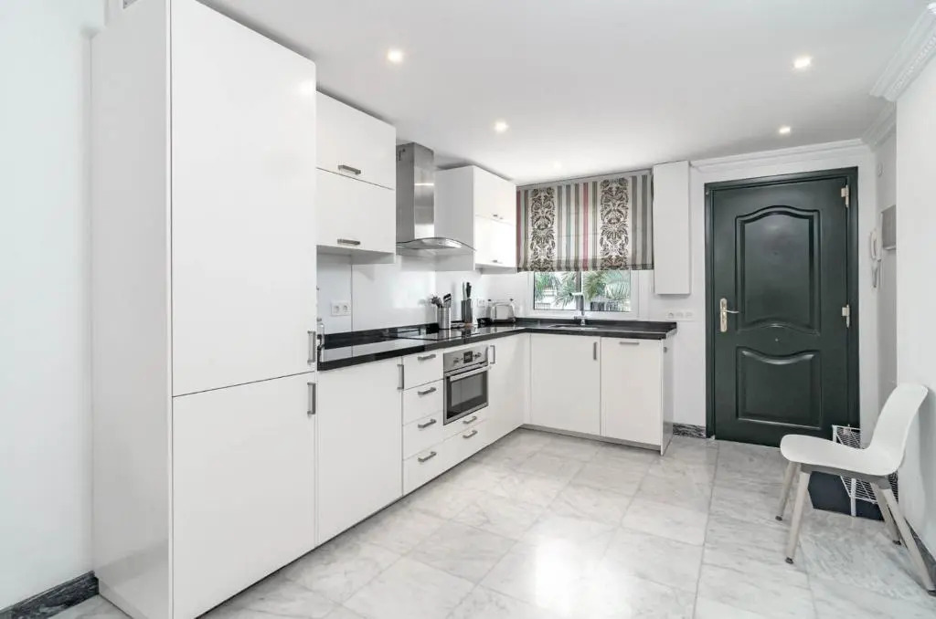 Contemporary 2BR Apt with Terrace in Nueva Andalucia 'The Golf Valley'