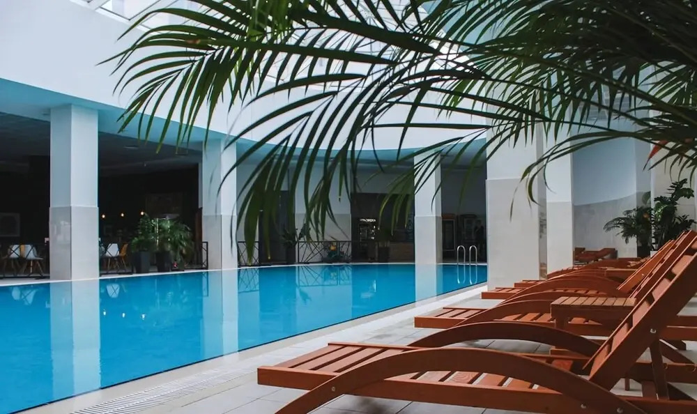 Deluxe Two Bedroom Condo & Pool on 5th Floor