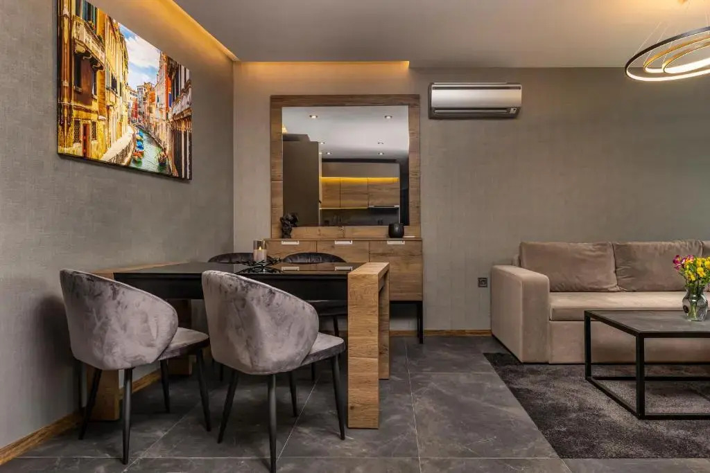 SOHO Apart House