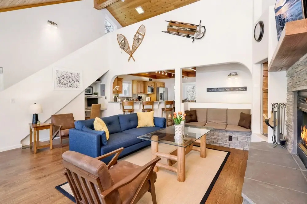2010-lassen Paradise 4 Bedroom Home by RedAwning