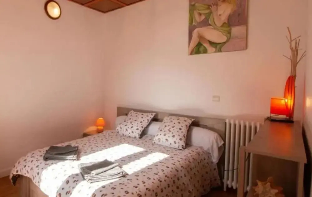 VILLA ILIXON - Appartements privés proche du centre de Luchon, parking, billard, jardin