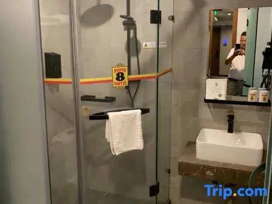 Super 8 Hotel