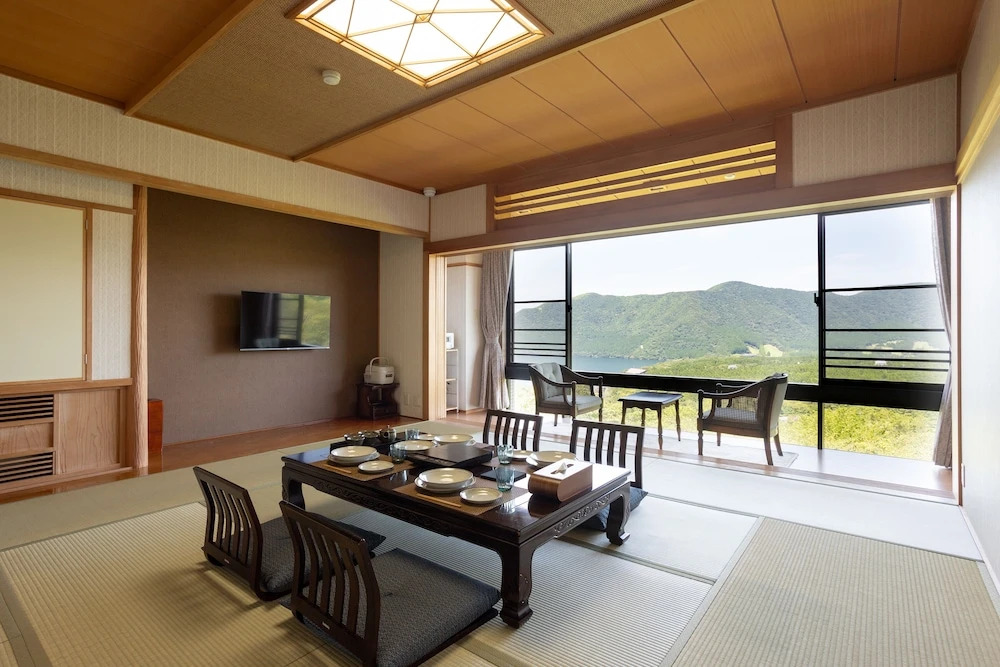 Hakone Ashinoko Bikeikan 箱根芦ノ湖 美景館