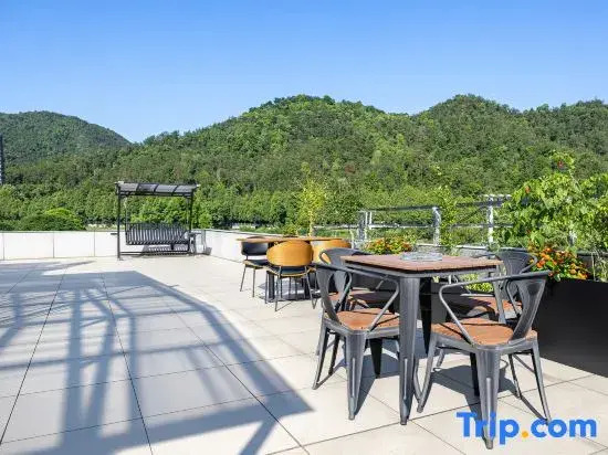 Tiantai Xiangtu Homestay (Guoqing Temple Scenic Area Branch)