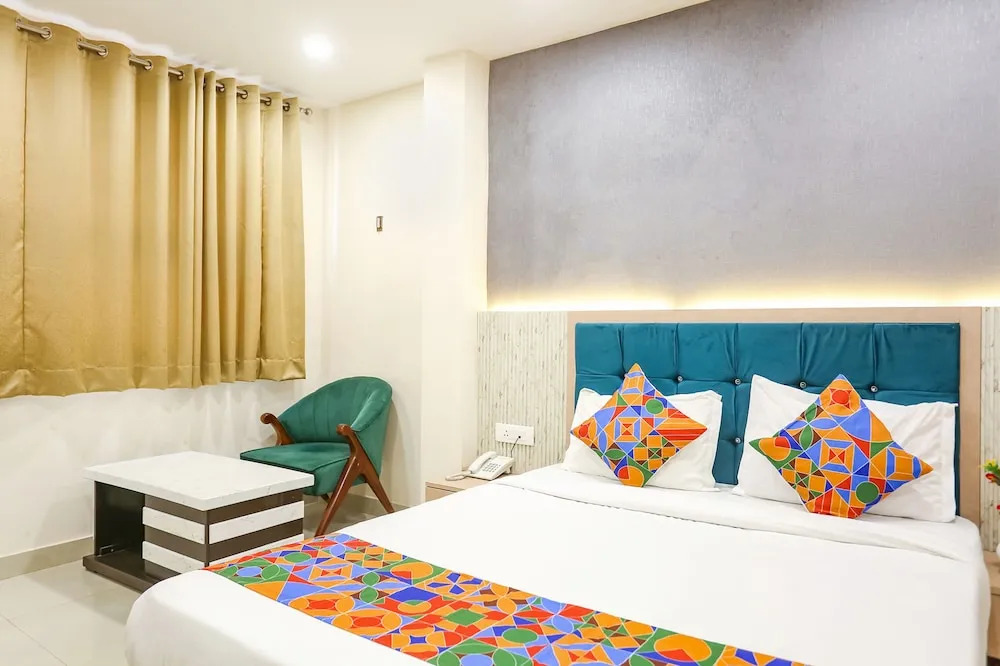 FabHotel Hari Kunj 900m from Kashi Vishwanath Temple - Kashi Vishwanath Temple
