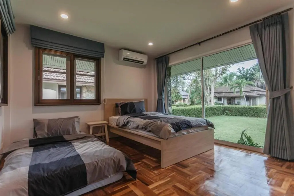 F5 3 Bed Rooms Beach house, full kitchen
