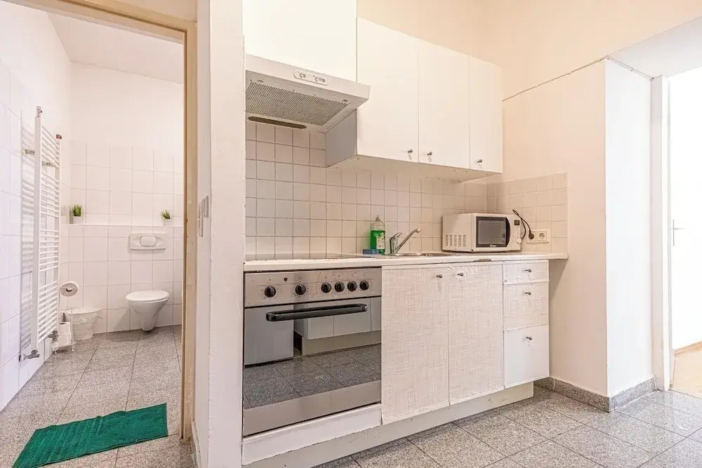 Affordable Cozy 2BR Apt Near Stadthalle