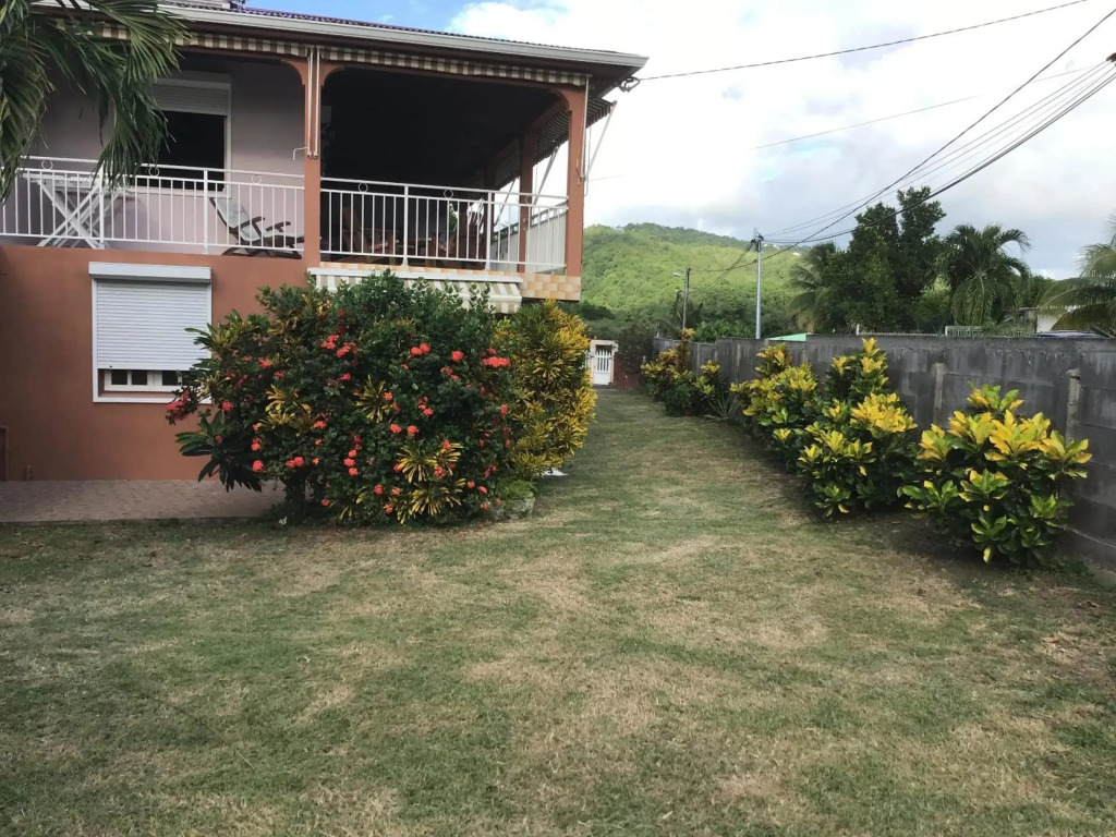 Appartement de 3 chambres avec jardin clos et wifi a Sainte Luce a 2 km de la plage