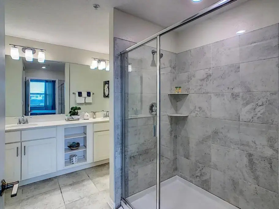 Last minute deal! Brand New 2bed apt near Disney
