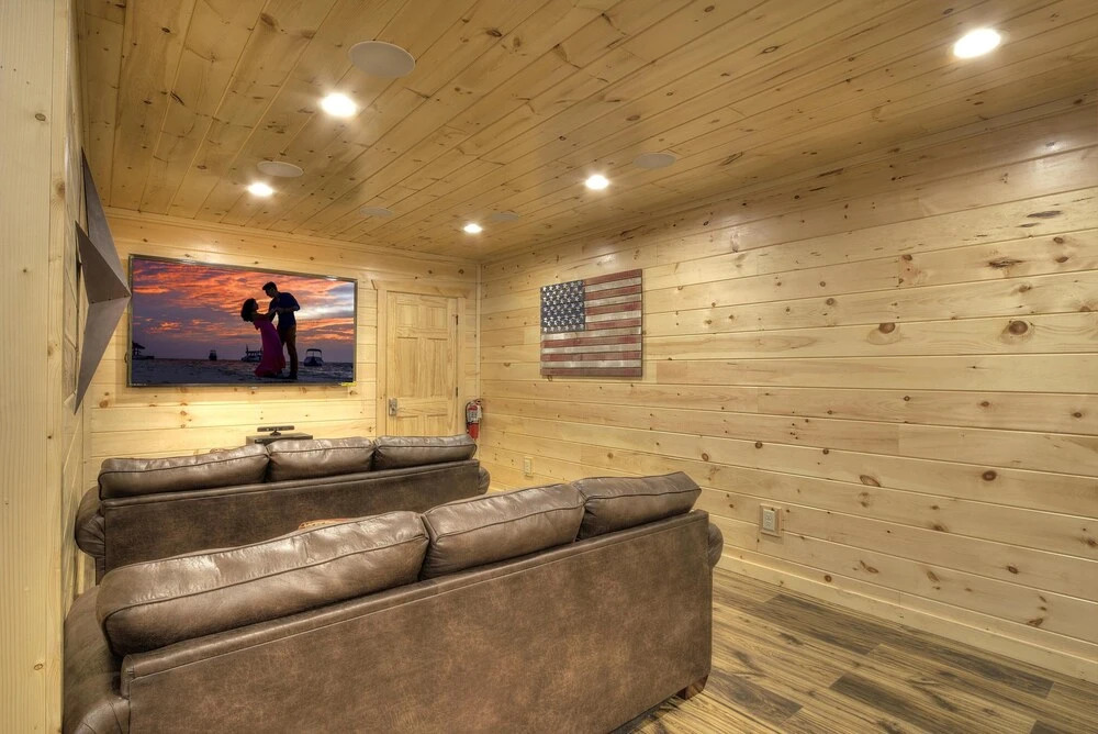 DT 2 Brand NEW Cabins 2 Pools 2 HOT Tubs ETC