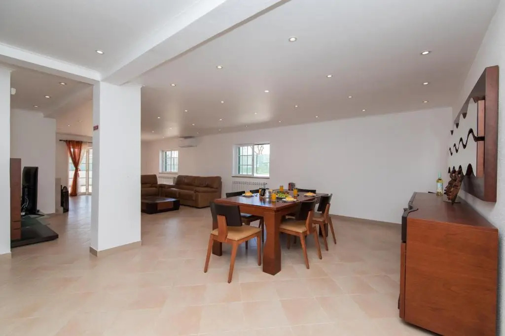 Moradia de 3 quartos com ar condicionado e piscina