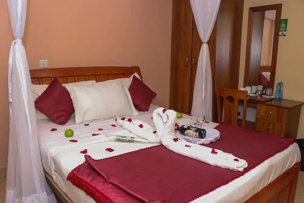 Noorami Hotel Investment
