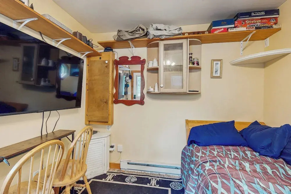 Tiny House at Sugarbush North: Adventure Hub!