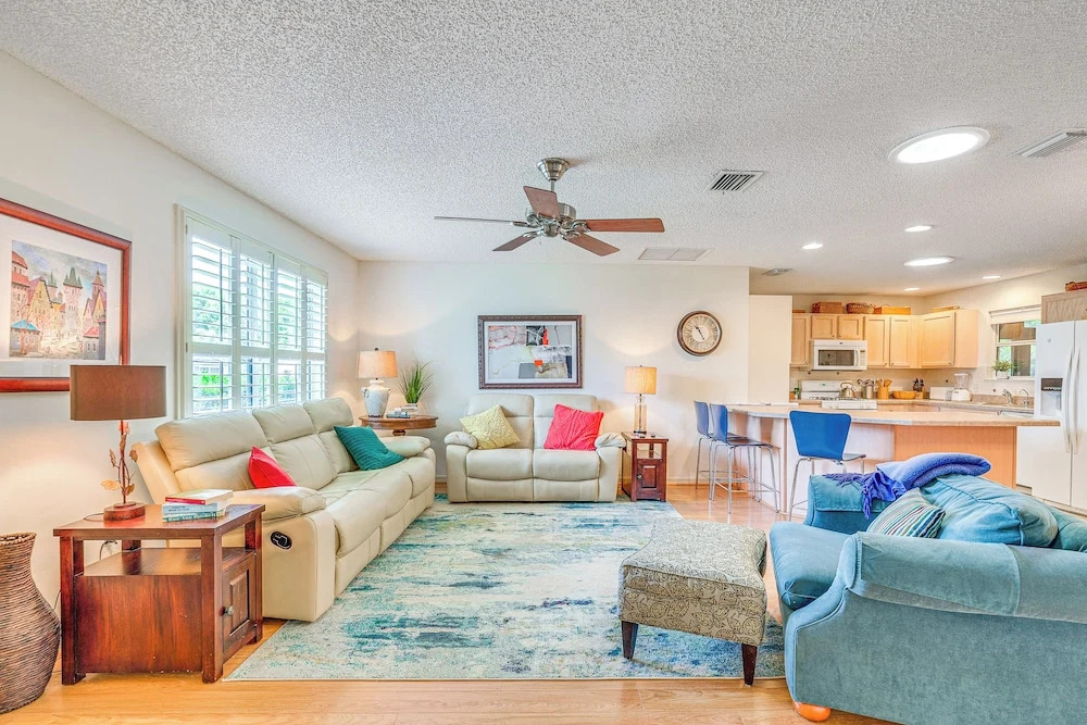 Home in The Villages w/ Lanai & Private Hot Tub
