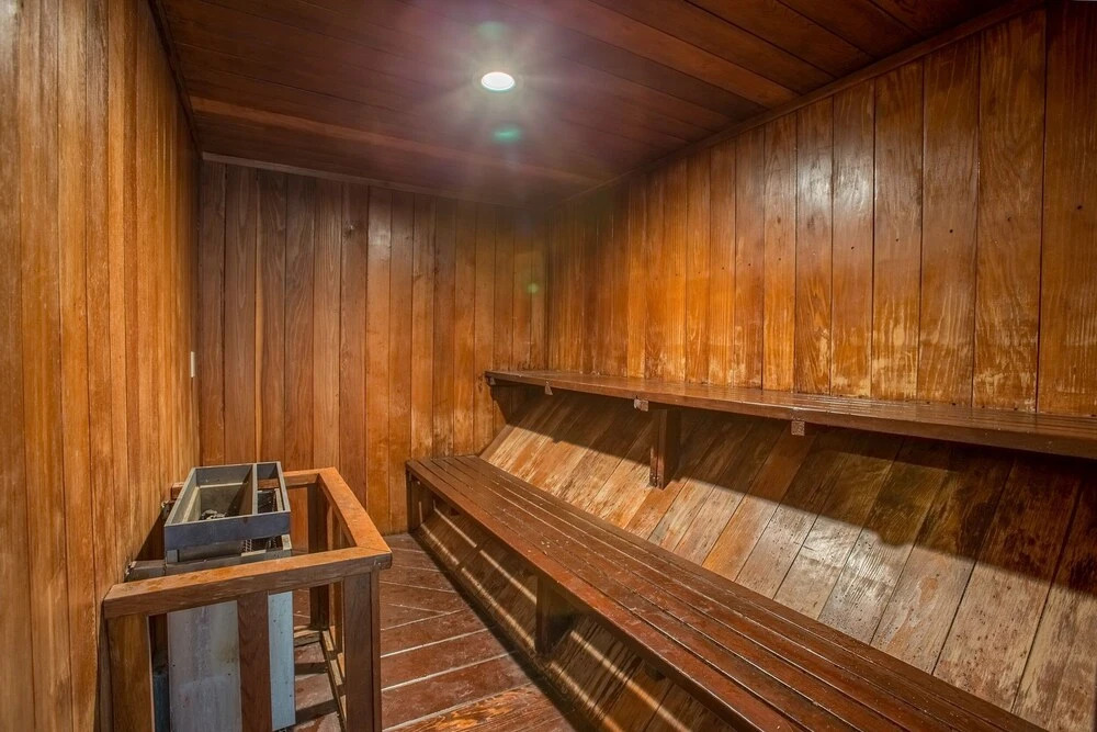 Courchevel 14 Remodeled Light and Bright Mountain Cabin, Walk to Canyon Lodge Slopes by RedAwning