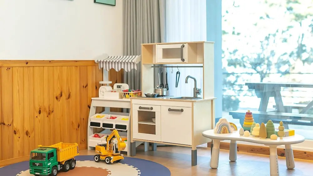 Yeosu Hi Mom Kids Family Pension Black