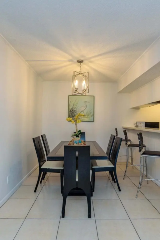 Modern 3br Condo Sleeps 6 Near Beach 3 Bedroom Condo