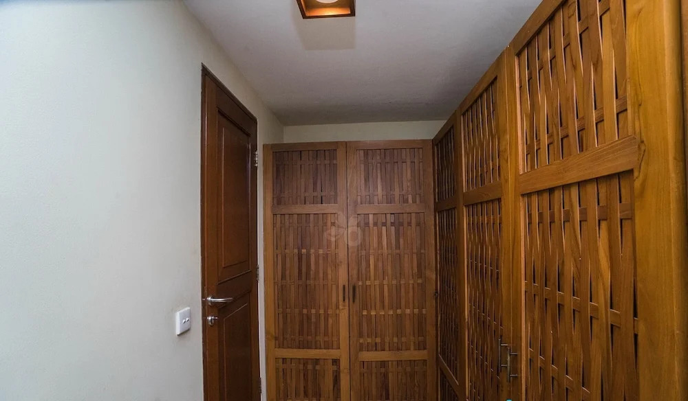 3 bedroom villa river side Legian