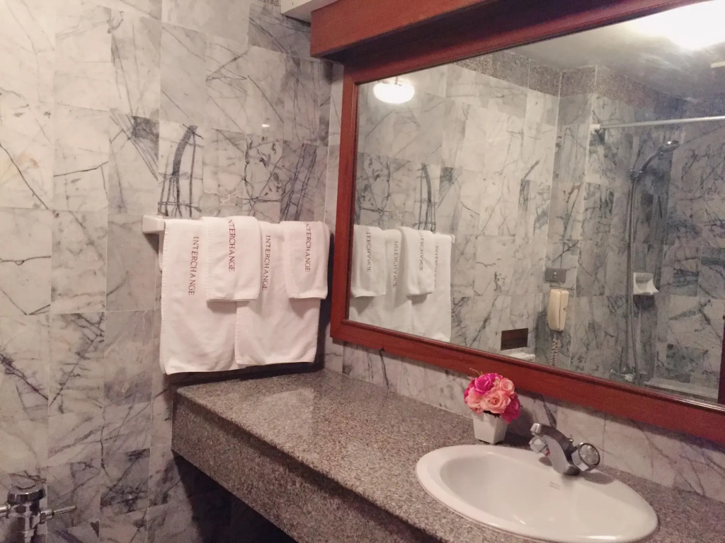 Interchange Tower Serviced Apartment - SHA Extra Plus
