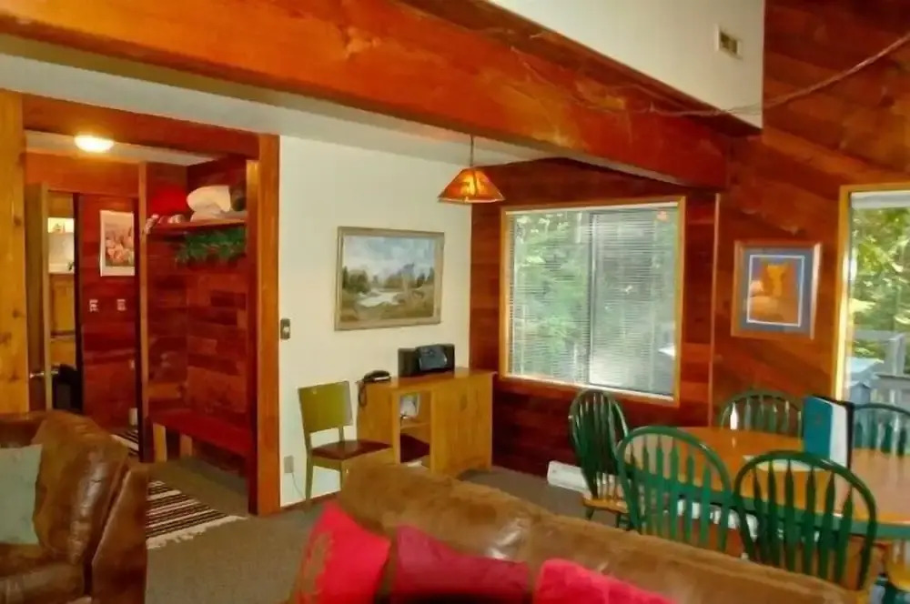 Mt. Baker Lodging Cabin 26 (Sleeps 8)