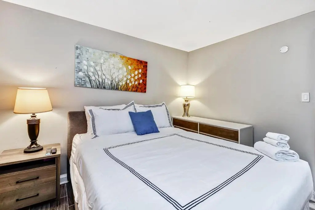 Elevator Newly Renovated Rittenhouse Square 1BR W/D, 3 Blocks to Park!