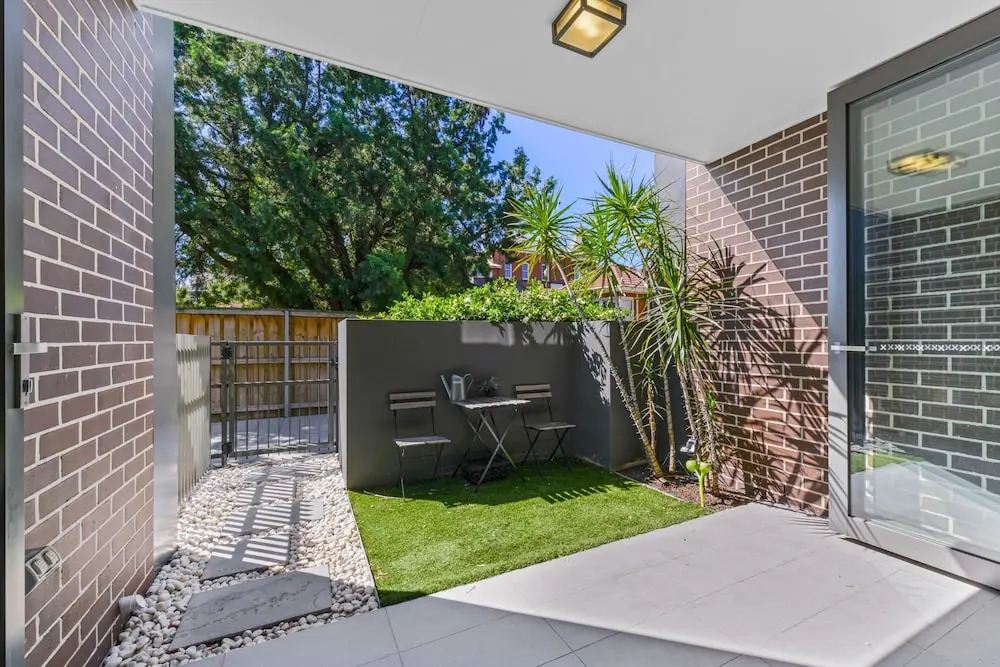 HomeHotel High-End 3 Bedroom Terrace with Parking