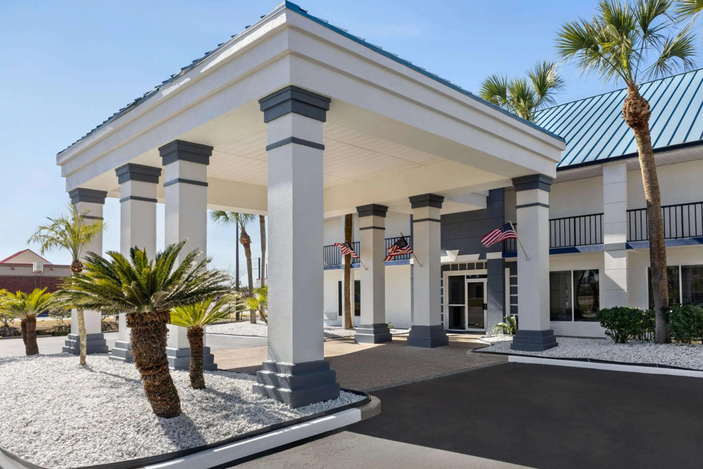 Days Inn by Wyndham Kingsland Naval Base I-95