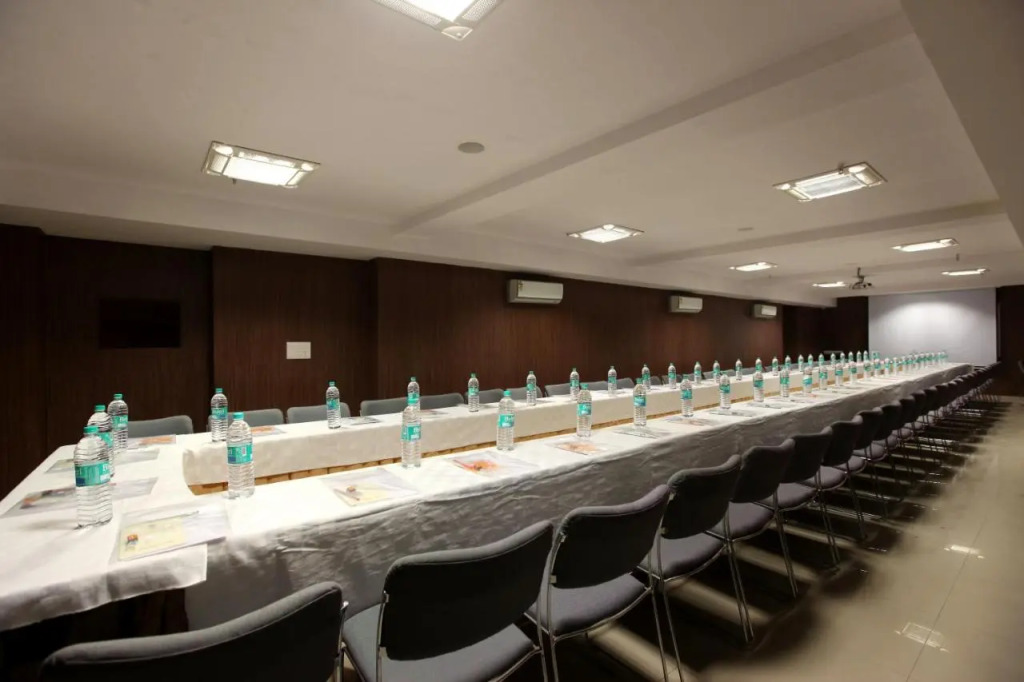 Hotel The Class , Delhi Airport